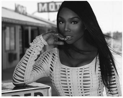 SUPERSTAR BRANDY SIGNS WITH SOUNDVANNAH
